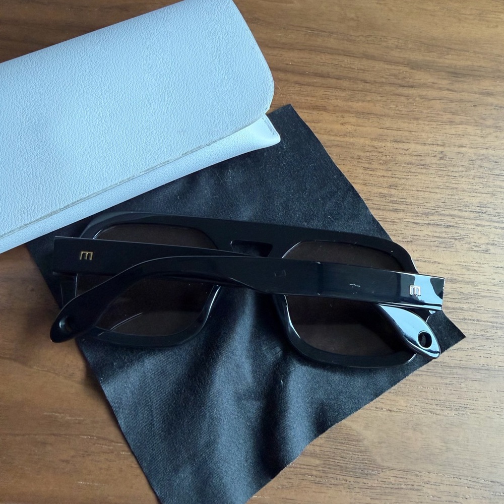 Elisa Johnson Jane sunglasses in gloss black - Picture 5 of 6